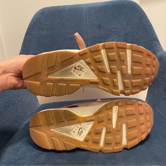 Pink Suede Nike Huarache - Picture 4 of 5